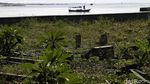 Makam Sunyi Sepi di Pulau Karya