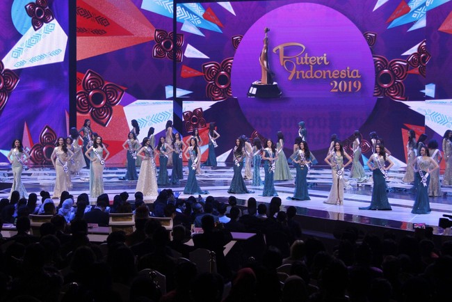 Tahun ini, sejumlah tokoh yang ditunjuk sebagai juri Pemilihan Putri Indonesia 2019, antara lain Kepala Badan Ekonomi Kreatif Triawan Munaf, Ketua Dewan Perwakilan Rakyat RI Bambang Soesatyo, Miss International 2017 Kevin Lilliana, Miss Supranational 2017 Jennie Kim, Ketua Dewan Juri YPI Kusuma Dewi, hingga Sekretaris Dewan Juri YPI Mega Angkasa. Foto: Moh. Abduh/Wolipop