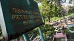 Makam Sunyi Sepi di Pulau Karya
