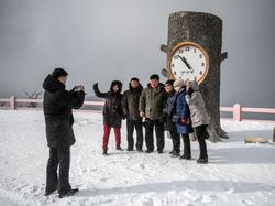 Dari Balik Lensa, Begini Serunya Main Salju di Korea Utara