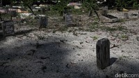 Menurut keterangan warga pemakaman di Pulau Karya itu dibuat untuk pemakaman warga Pulau Pramuka dan Panggang.