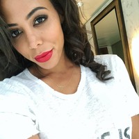 Hamil 37 minggu dan lima hari aku berlari 20 km bersama saudariku. Aku melahirkan seminggu kemudian. Tubuh kita dibuat untuk ini. Tetap menjadi kamu, mama! tulis yang lain. Foto: Instagram @sydneyleroux