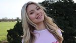 Foto: Gaya Traveling Lucy Robson, Pegolf yang Terlalu Cantik