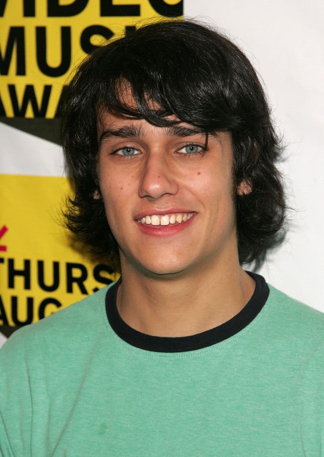 Teddy Geiger adalah penyanyi dan penulis lagu asal Amerika Serikat. Teddy pertama kali dikenal pecinta musik lewat lagu For You I Will (Confidence) di 2006 yang dirilisnya ketika berusia 16. Setelah meluncurkan album Underage Thinking, ia pun cukup lama tak terlihat lagi. Foto: Getty Images
