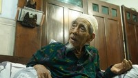 Maimun Zubair atau Mbah Moen wafat pada usia 90 tahun. Mbah Moen merupakan kiai kelahiran 28 Oktober 1928. Didik Dwi/detikcom/File.
