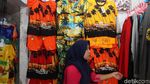 Warna-warni Kaos Souvenir di Pulau Harapan