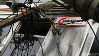 Kereta dari arah Jakarta menuju Bogor itu anjlok pada pukul 10.10 WIB.