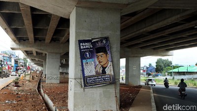 Duh... Poster dan Spanduk Caleg Bikin Kumuh Tol Becakayu