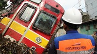 Akibat kejadian ini ada 19 orang mengalami luka-luka, termasuk masinis. Para korban dirawat di RS Salak Bogor, RS Hermina Bogor, RS Siloam Bogor dan RS PMI Bogor.