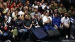 Berjaket Bomber Biru, Jokowi Temui Milenial di Festival Satu Indonesia