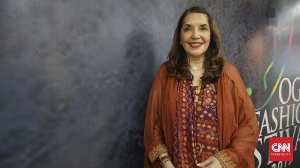 Ghea Panggabean sudah puluhan tahun berkecimpung mengolah songket.