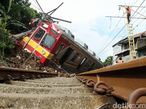 Masinis KRL Terguling Sudah Siuman, Kondisinya Shock
