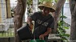 Potret Penjual Air Bersih di Pulau Harapan