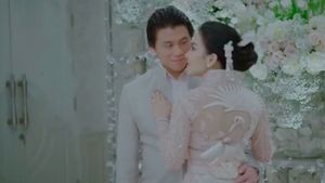 Momen Romantis Syahrini & Reino Barack Saling Berbalas Kata Cinta
