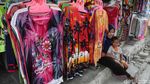 Warna-warni Kaos Souvenir di Pulau Harapan