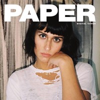 Sejak kecil, Teddy mengaku sudah merasa berbeda tapi baru mulai memutuskan untuk menjadi transgender beberapa tahun lalu. Meski ingin menjadi feminin, Teddy hanya berpacaran dengan wanita. Menurutnya, para mantan pacar lah yang mendorongnya untuk memakai kutek hingga memakai dress. Foto: Instagram @teddygeiger