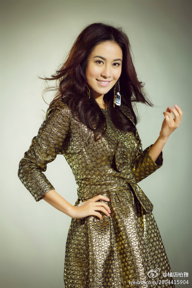 Alasan Michelle ingin keluar dari negaranya dikabarkan karena masalah percintaan. Sebelumnya wanita yang memenangkan Miss Chinese International di usia 19 tahun itu gagal memenuhi tuntutan dari pengadilan setelah terbukti bersalah mencemarkan nama mantan pacar dari kekasihnya. Foto: Facebook Michelle Ye Xuan