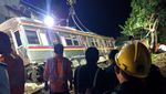 Potret Gerbong yang Sempat Terguling Kini Kembali ke Atas Rel
