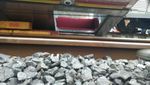 Penampakan Gerbong KRL yang Nyungsep ke Tanah