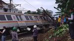 Foto KRL Jakarta-Bogor Terguling di Kebon Pedes