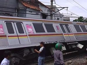 Bima Arya Cek TKP KRL Jakarta-Bogor Terguling