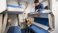 Tempat ini tetap mempertahankan banyak fitur aslinya, termasuk tempat tidur konversi. Istimewa/Dailymail/Horibe Hiroyoshi.