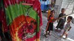 Warna-warni Kaos Souvenir di Pulau Harapan