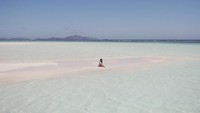 Terbaru, mereka berdua disebut-sebut liburan bareng ke Filipina. Sebab, keduanya sama-sama memposting foto pantai di Instagram-nya masing-masing (Instagram/anishaik)