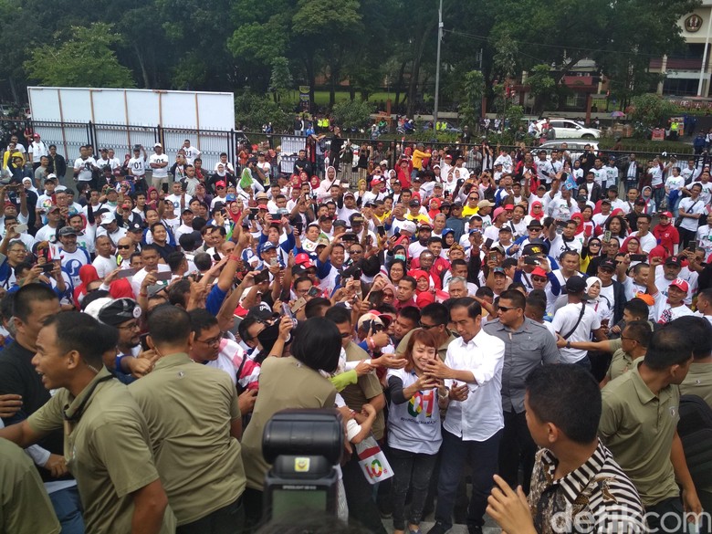 Jokowi: Kelola Negara Tak Mudah, Jangan Diberi ke yang Belum Pengalaman Jokowi: Kelola Negara Tak Mudah, Jangan Diberi ke yang Belum Pengalaman