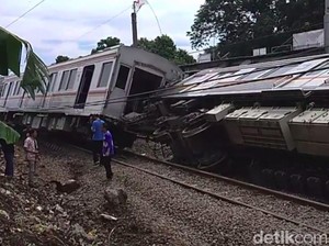 KRL yang Terguling di Kebon Pedes Gerbong Khusus Perempuan