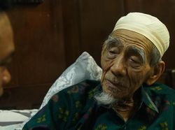 Tjahjo Kumolo Kehilangan Sosok Mbah Moen: Ia Tokoh Besar Spiritual