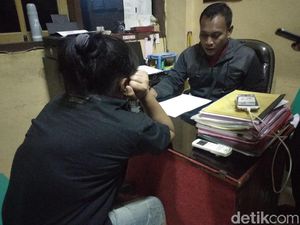Pasangan Diduga Selingkuh Digerebek, Evakuasi Berjalan Alot