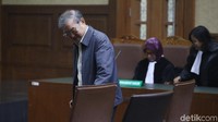 Tamin dinilai jaksa terbukti memberikan suap sebesar SGD 280 ribu atau sekitar Rp 2,9 miliar kepada hakim Pengadilan Negeri (PN) Medan.