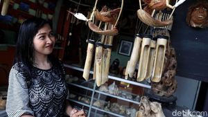 Keren, Batok Kelapa Disulap Jadi Kerajinan Khas Pulau Tidung
