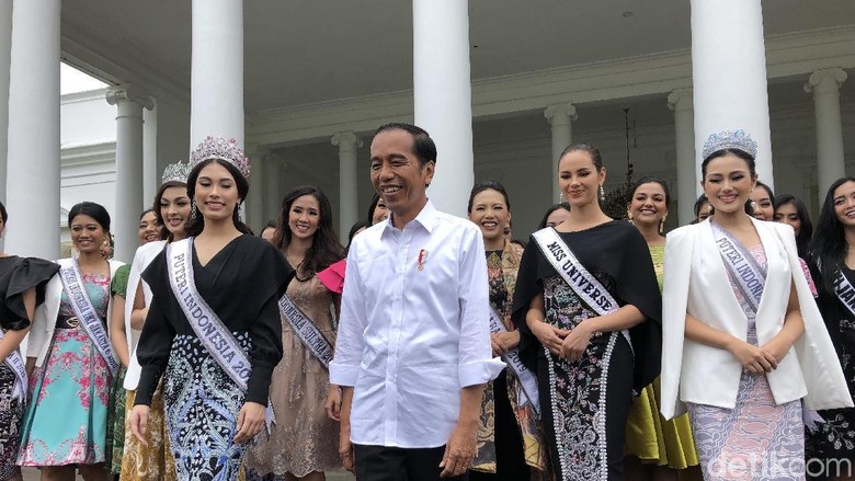 Bertemu Jokowi, Finalis Puteri Indonesia Diminta Tak Golput Bertemu Jokowi, Finalis Puteri Indonesia Diminta Tak Golput