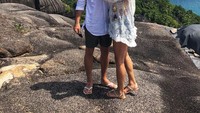 Granit Xhaka memang suka liburan bersama istrinya (Instagram/granitxhaka)