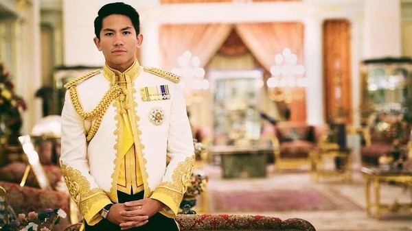 Pangeran Abdul Mateen merupakan putra dari Sultan Brunei Darussalam, Hassanal Bolkiah. Di Instagram pribadinya, dia sering memposting foto-foto liburannya (Instagram/tmski) Pangeran Abdul Mateen merupakan putra dari Sultan Brunei Darussalam, Hassanal Bolkiah. Di Instagram pribadinya, dia sering memposting foto-foto liburannya (Instagram/tmski)