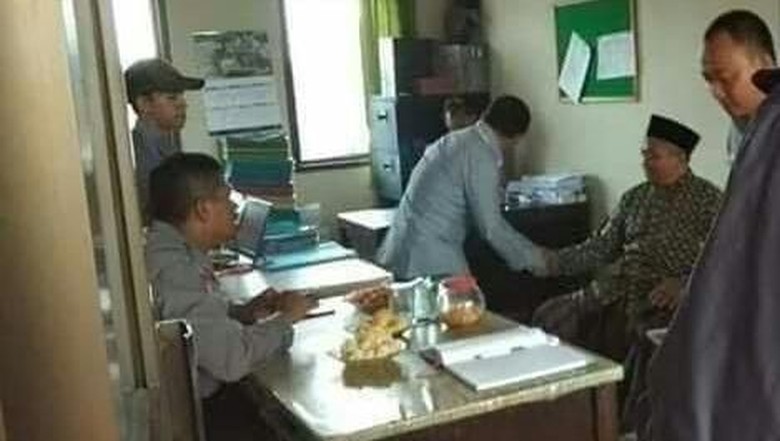 Ustaz yang Sebut Pemerintah Godok UU Pelegalan Perzinaan Diklarifikasi Ustaz yang Sebut Pemerintah Godok UU Pelegalan Perzinaan Diklarifikasi