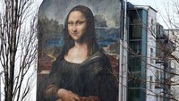 Mural hasil seniman jalanan Die Dixons itupun jadi sorotan. REUTERS/Fabrizio Bensch