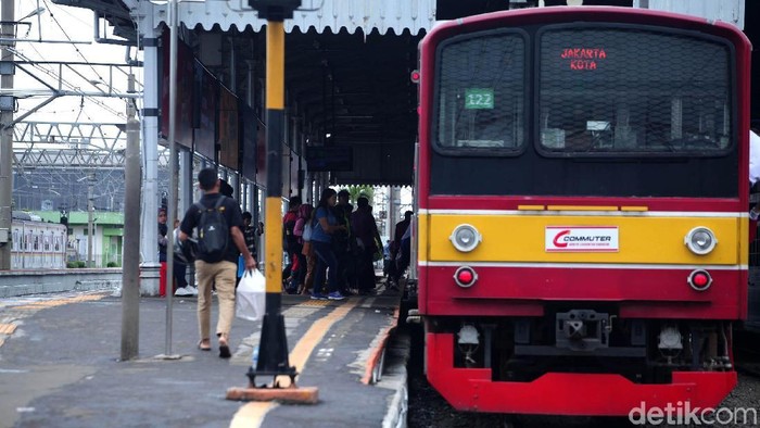 Ada Gangguan Krl Rute Tanah Abang Parung Panjang Setop Sementara