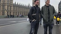 Selama menetap di London, Granit Xhaka tak melewatkan jalan-jalan ke berbagai destinasinya (Instagram/granitxhaka)