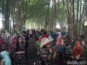 Viral dari Temanggung, Pasar Ini Ada di Kerimbunan Kebun Bambu