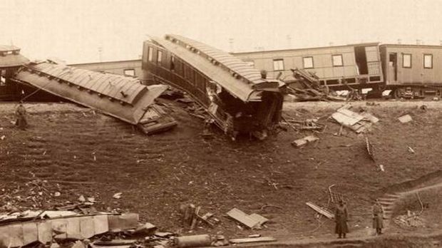 Menyedihkan! 10 Tragedi Kecelakaan Kereta Terparah di Dunia