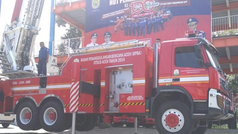 Satu Unit Damkar yang Dikorupsi Ibu-Anak Dikembalikan ke Pemkot Aceh Satu Unit Damkar yang Dikorupsi Ibu-Anak Dikembalikan ke Pemkot Aceh
