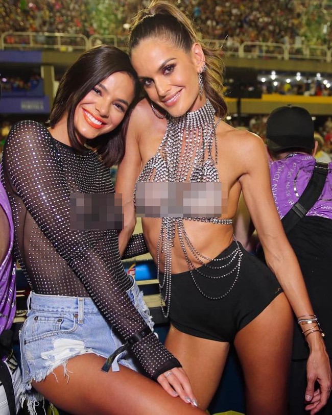 Izabel Goulart menjadi viral dan diberitakan banyak media ketika ia hadir di Rio de Janeiro Carnaval pada akhir pekan lalu. Malam itu, Izabel tampil dengan bra rantai yang mengekspos payudaranya. Foto: Instagram @izabelgoulart