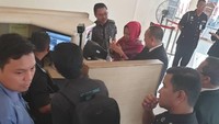 Aisyah akan diantar Menteri Hukum dan HAM Yasonna Laoly atau perwakilan Kedutaan Besar RI di Kuala Lumpur, Malaysia ke Indonesia.  