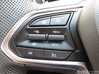 Aktifkan cruise control di palang setir sebelah kiri.