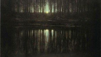 Bertajuk The Pond - Moonlight, foto ini dijepret oleh Edward Steichen. Harga lelangnya USD 2,9 juta saat dijual tahun 2006. Foto: istimewa