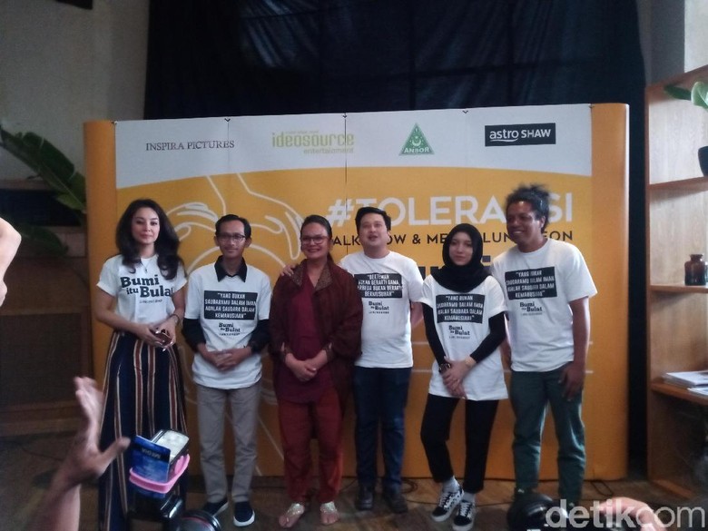 Bumi Itu Bulat Jadi Pencapaian Tertinggi Karier Film Arie Kriting Bumi Itu Bulat Jadi Pencapaian Tertinggi Karier Film Arie Kriting