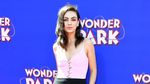 Gaya Kasual Mila Kunis
